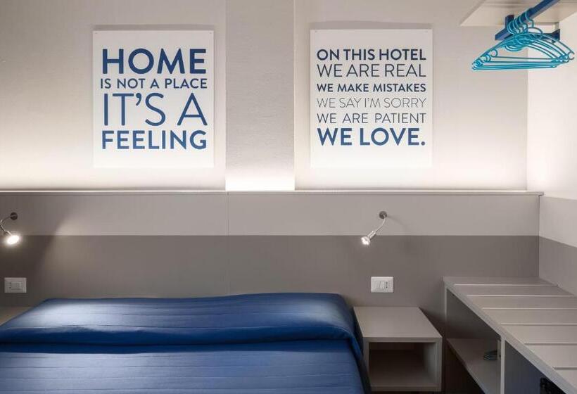 اتاق اکونومی, Martini