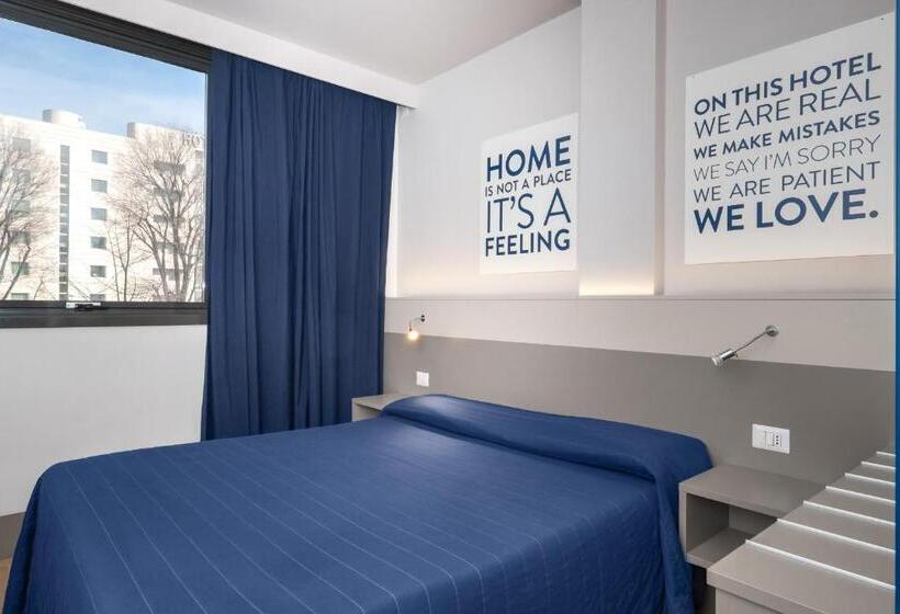 اتاق اکونومی, Martini