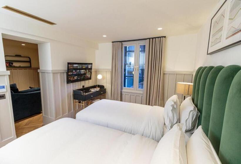 חדר דחוקס עם מיטת קינג, The Clarence