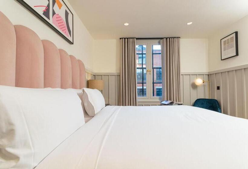 חדר דחוקס עם מיטת קינג, The Clarence