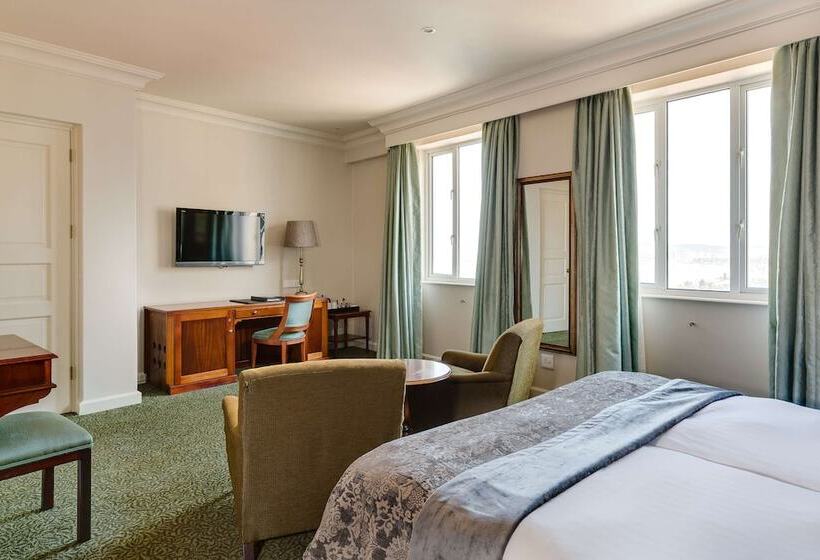 Executive Room, The Edward
