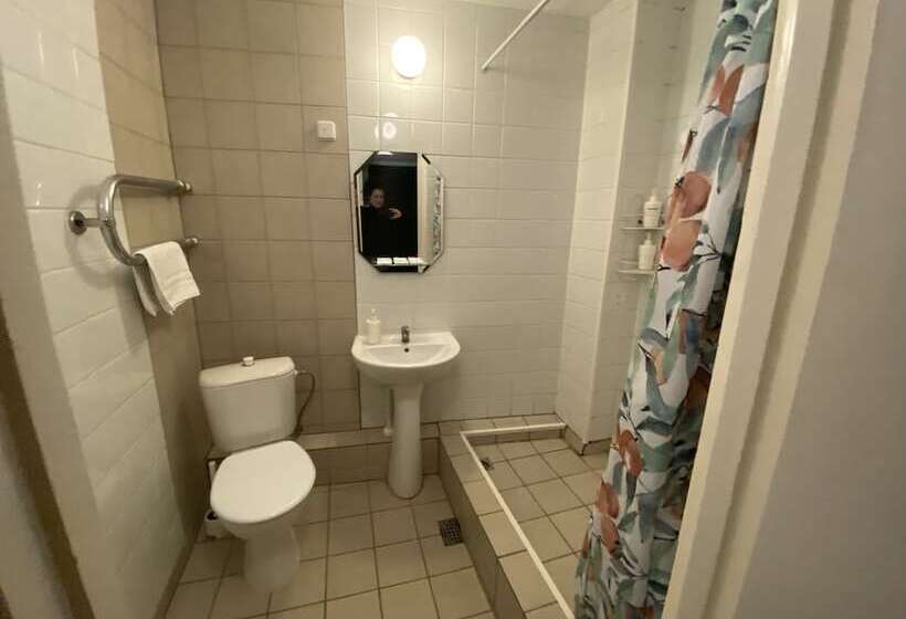 اتاق استاندارد سه نفره, Viktorija