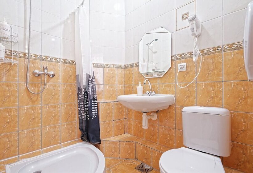 اتاق استاندارد سه نفره, Viktorija