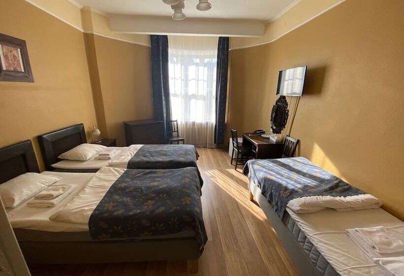 اتاق استاندارد سه نفره, Viktorija