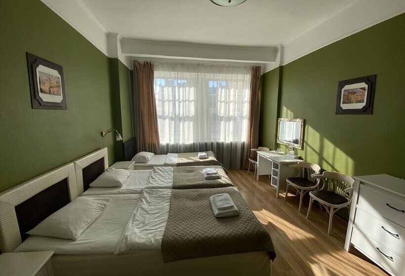 اتاق استاندارد سه نفره, Viktorija