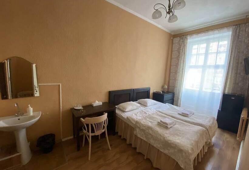 اتاق خانوادگی, Viktorija