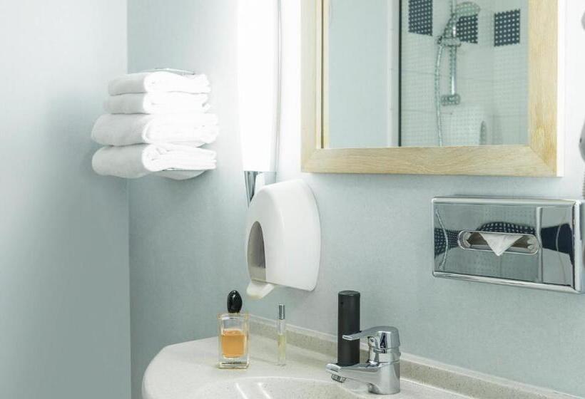 Номер Стандарт с Балконом, Ibis Styles Louvain La Neuve Hotel And Events