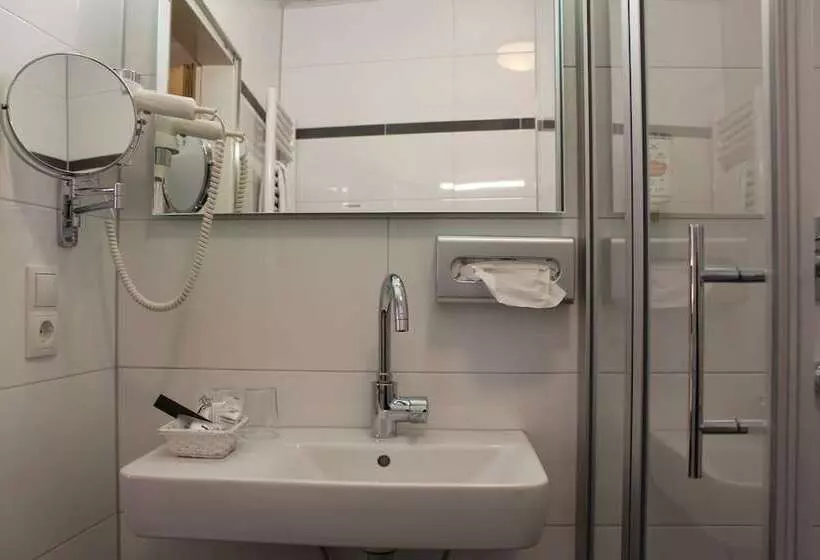コンフォートルーム, Land Gut Hotel Zur Post