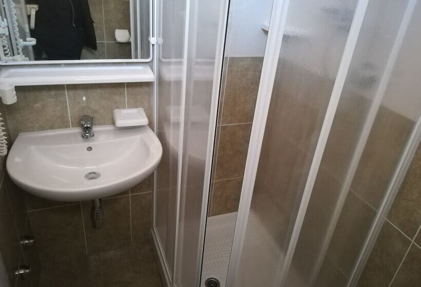 Трехместный Номер Superior, Astoria