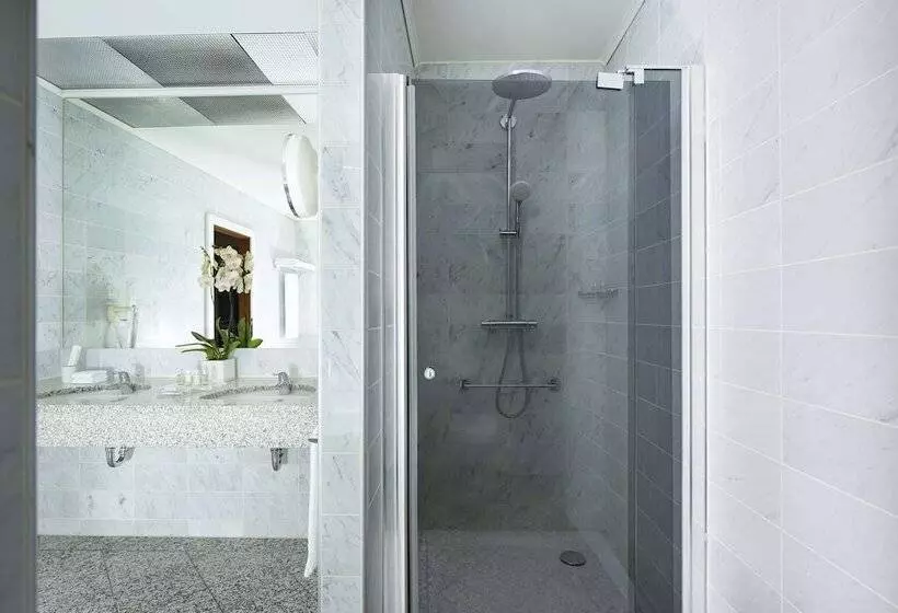 استودیوی استاندارد, Baltschug Kempinski Moscow