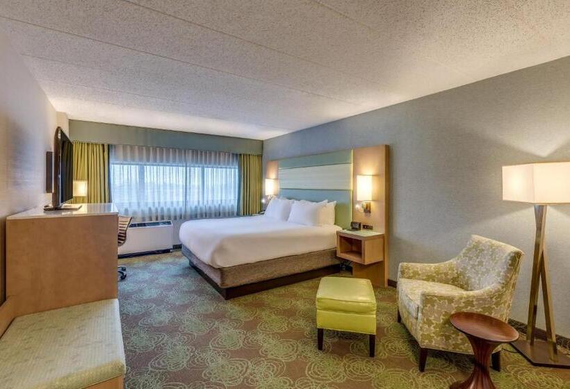 غرفة قياسية سرير كينج, Crowne Plaza Lansing, An Ihg