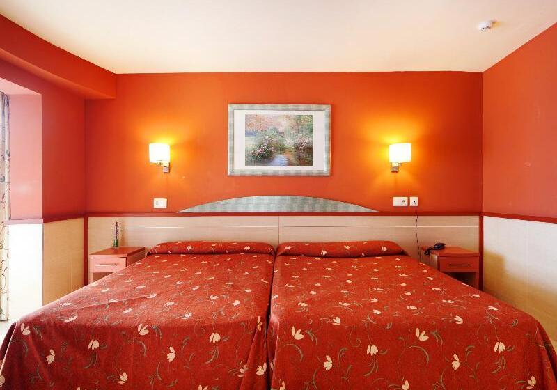 غرفة قياسية, Crowne Plaza Lansing, An Ihg