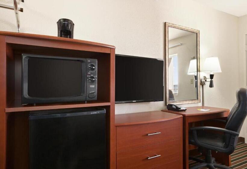 Standard Szoba King Size Bed, Days Inn By Wyndham Champaign/urbana