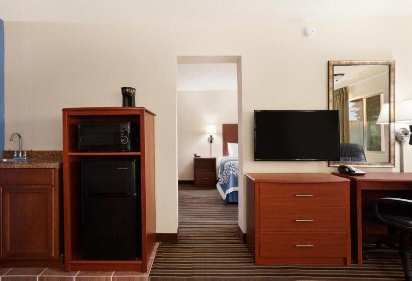 Люкс Deluxe Кровать Кинг, Days Inn By Wyndham Champaign/urbana