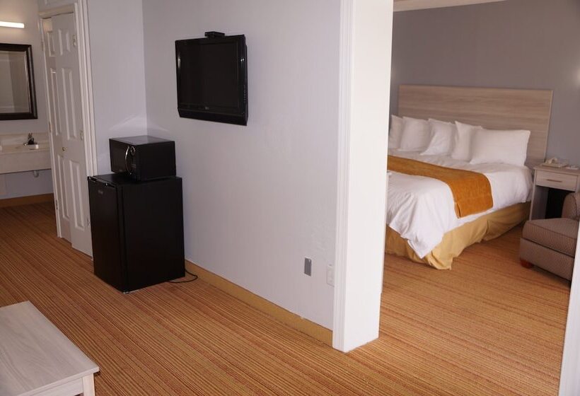 Люкс, Days Inn & Suites By Wyndham Colonial