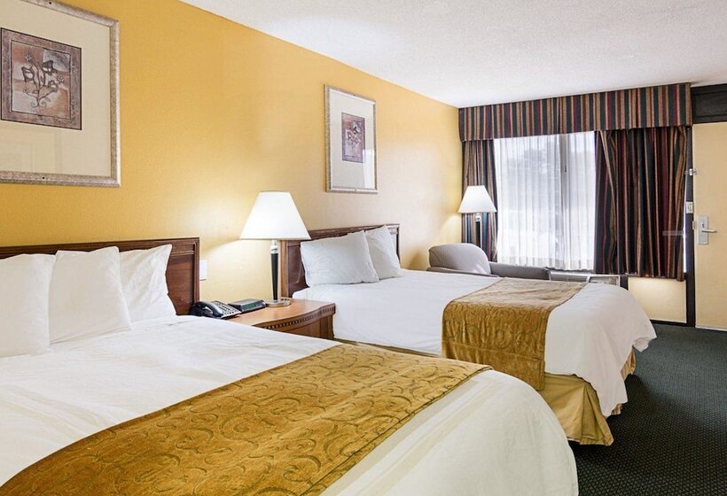 Номер Стандарт 2 Двуспальные Кровати, Days Inn & Suites By Wyndham Colonial