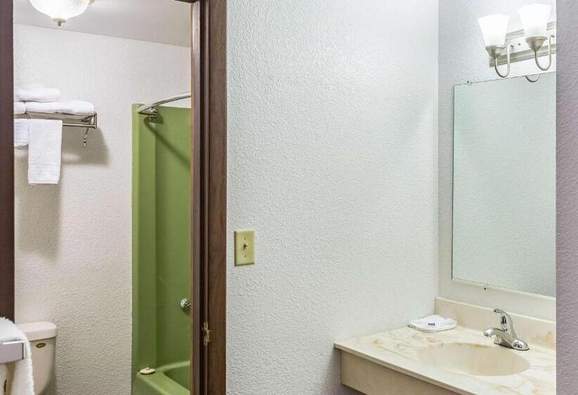 اتاق لوکس چهار تخته, Motel 6 Fond Du Lac, Wi