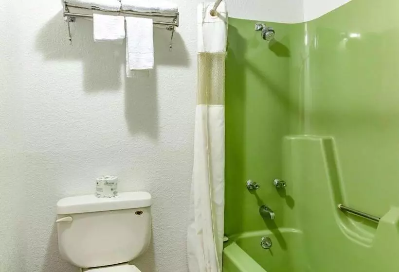 キングサイズベッドのデラックスルーム, Motel 6 Fond Du Lac, Wi