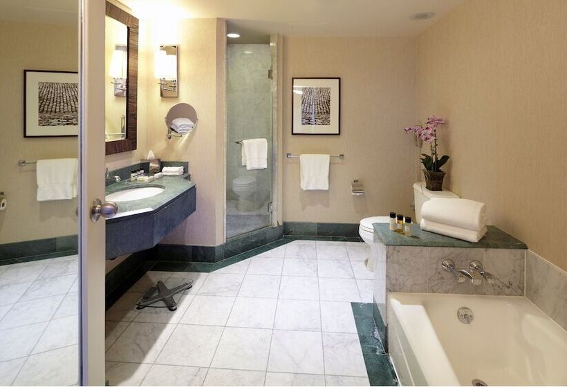 클래식 룸 더블 침대, Intercontinental Montreal, An Ihg