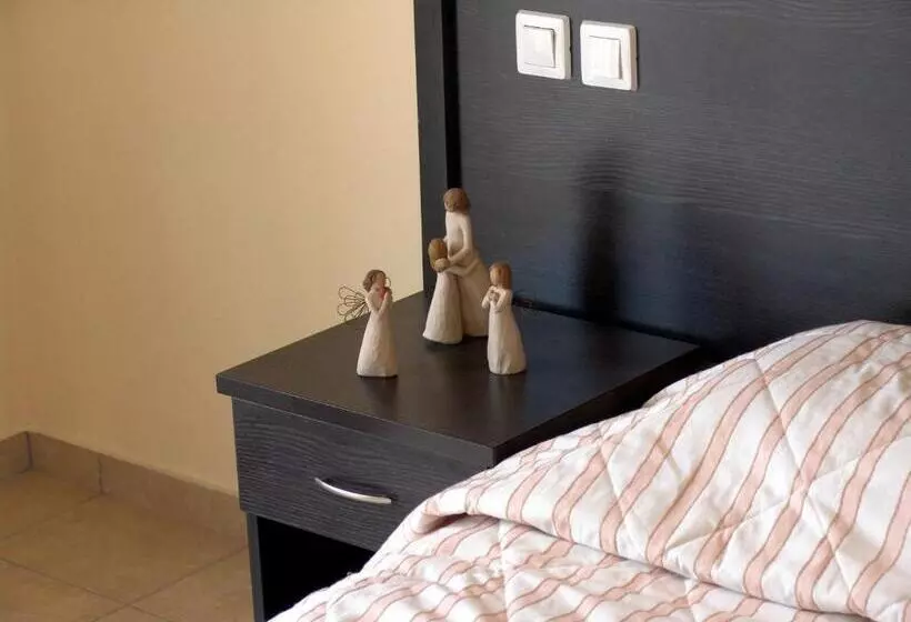 Chambre Standard Individuelle, Merope