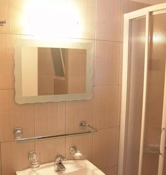 Chambre Triple Standard, Merope