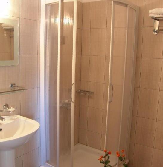 스탠다드 트리플 룸, Merope