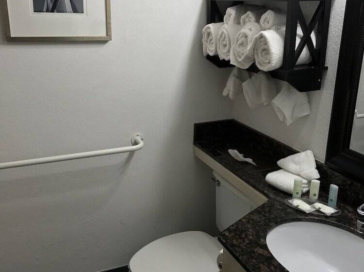 غرفه قياسيه سريرين مزدوجين, Quality Inn Cromwell  Middletown