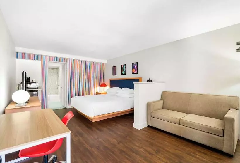 سوییت جونیور, Signature Inn Indio I 10
