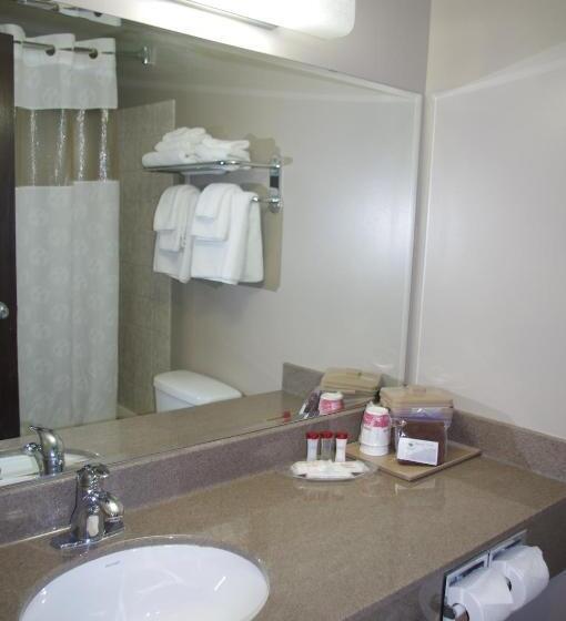 מיטת קינג בסוויטה, South Hill Lodge