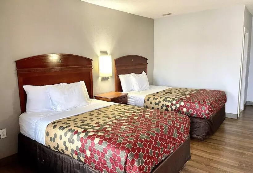 ２ダブルベッドのスタンダードルーム, Red Carpet Inn Philadelphia Airport