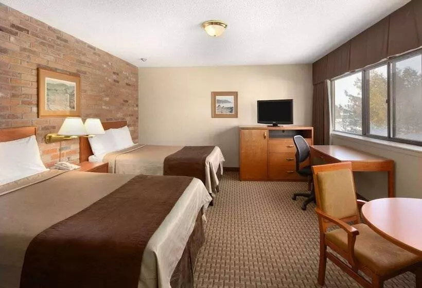 ２ダブルベッドのスタンダードルーム, Travelodge By Wyndham Thunder Bay On
