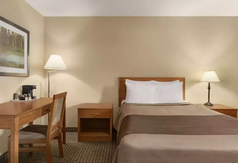 スタンダードルーム, Travelodge By Wyndham Thunder Bay On