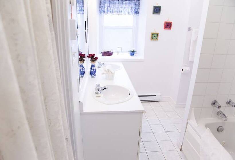 Дом 1 Спальня, Chalets Montmorency Mont Sainte Anne