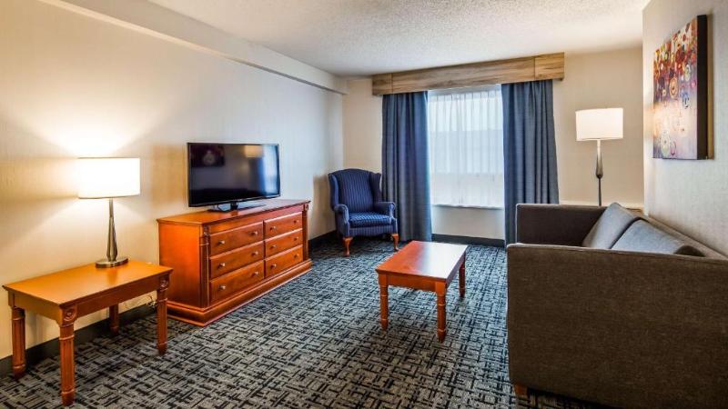キングサイズベッドのスタンダードルーム, Best Western Hotel Brossard