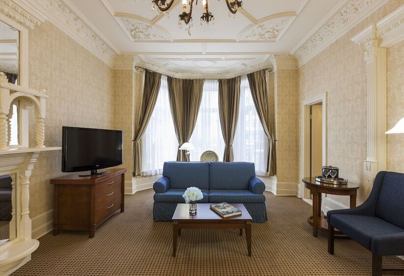 스위트, Chateau Versailles