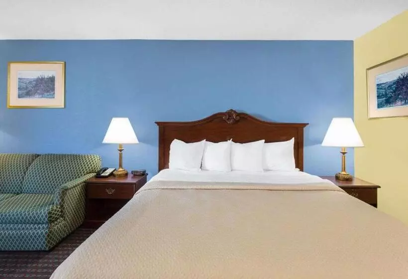 キングサイズベッドのデラックスルーム, Days Inn By Wyndham Mocksville