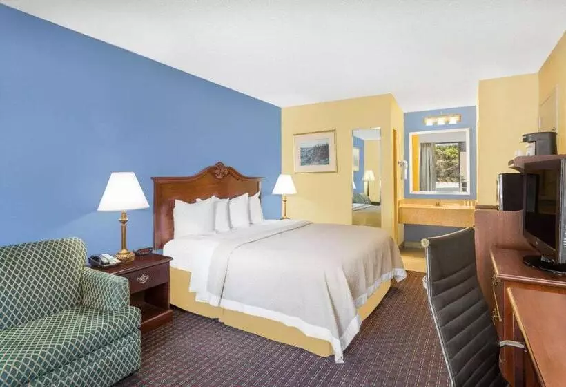 キングサイズベッドのデラックスルーム, Days Inn By Wyndham Mocksville
