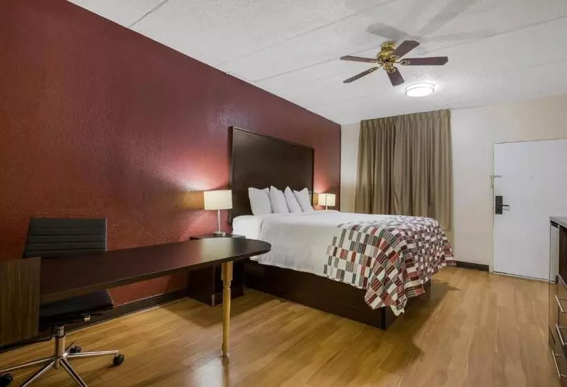 Superior-huone King-vuode, Red Roof Inn & Suites Statesboro University
