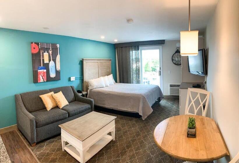 스탠다드 스튜디오, Riverview Resort
