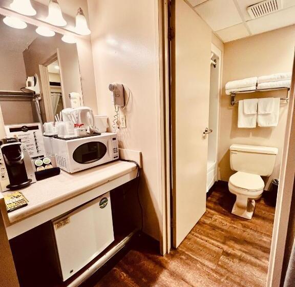 חדר סטנדרט, Royal Hotel Lloydminster