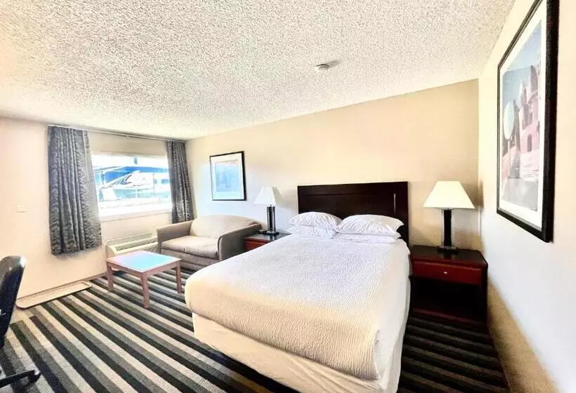 اتاق لوکس, Royal Hotel Lloydminster