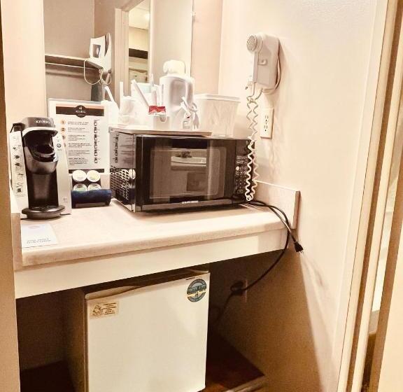 חדר דלוקס, Royal Hotel Lloydminster