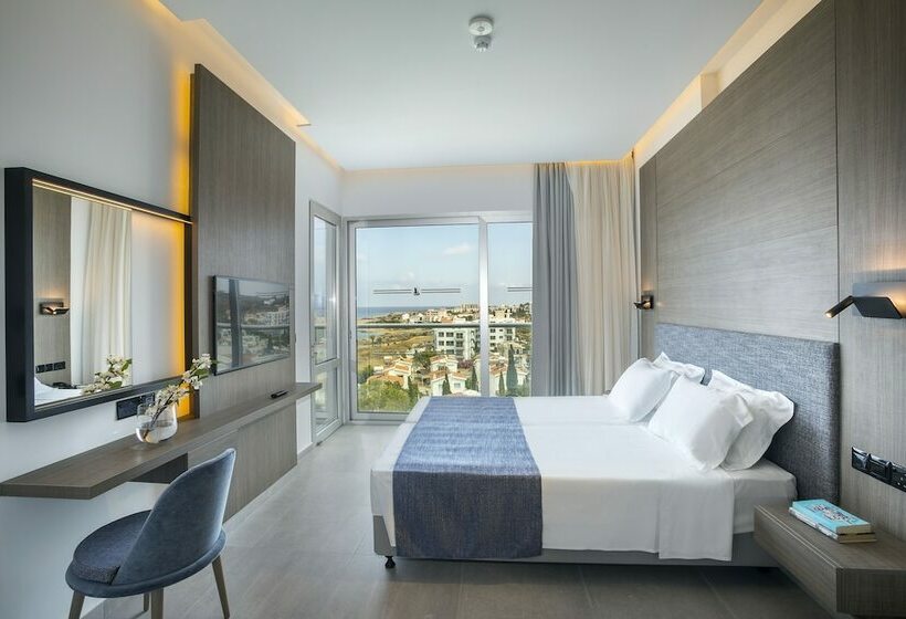 Президентский Люкс, Cavo Maris Beach