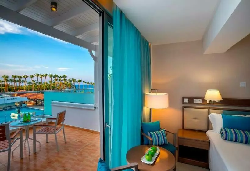Standardzimmer mit seitlichem Meerblick, Cavo Maris Beach