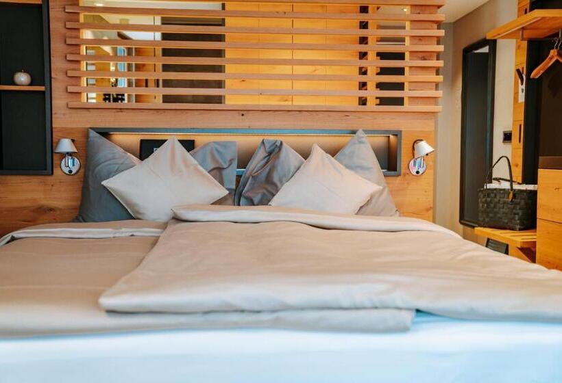 景色の見えるスーペリアルーム, Eden Wellness