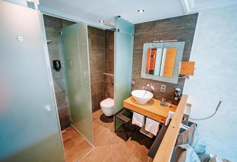 ベーシックルーム, Eden Wellness