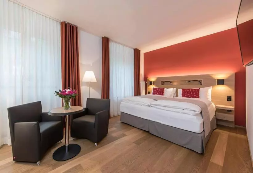 Komfort Zimmer, Fravi