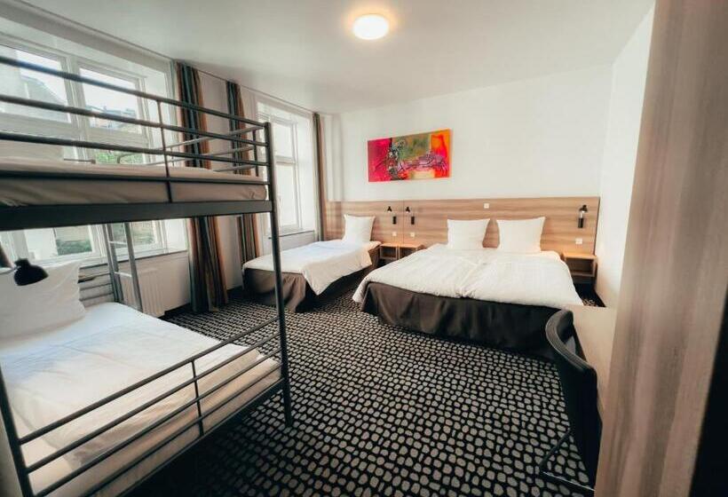 Семейный Номер, Good Morning City Copenhagen Star