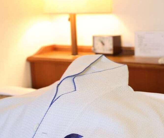 غرفة قياسية فردية, Nagaoka Grand