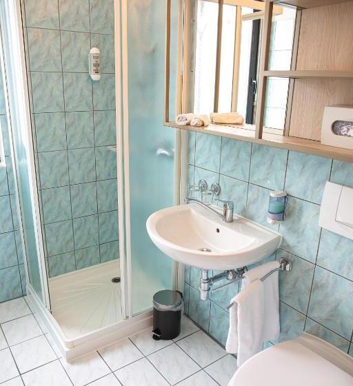 غرفة كمفورت مع بلكونة, Nessi Locarno